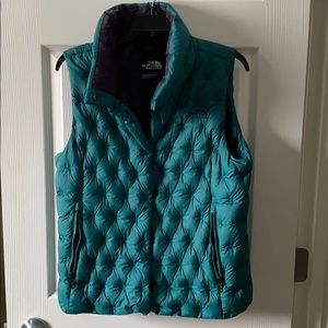 Ladies North Face vest. Size Large.